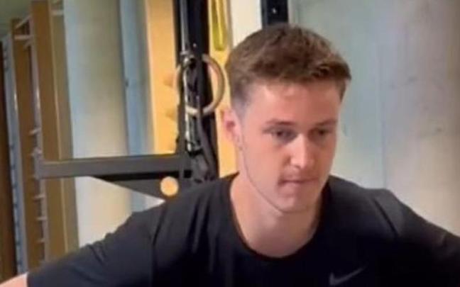 Beñat Turrientes se ejercita en el gimnasio Zuhegan de Orio. / N.G.