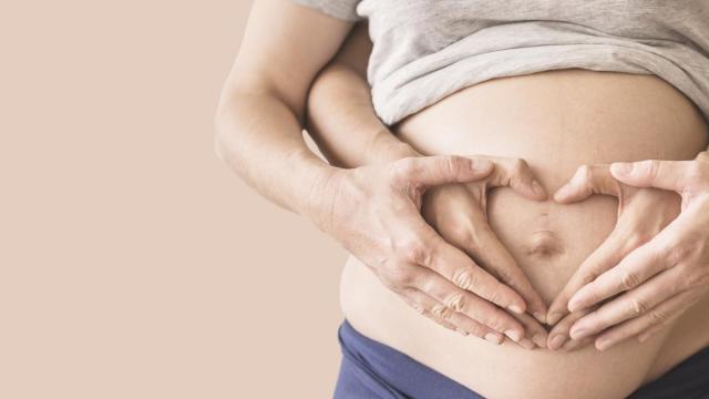Imagen de archivo de una mujer embarazada.