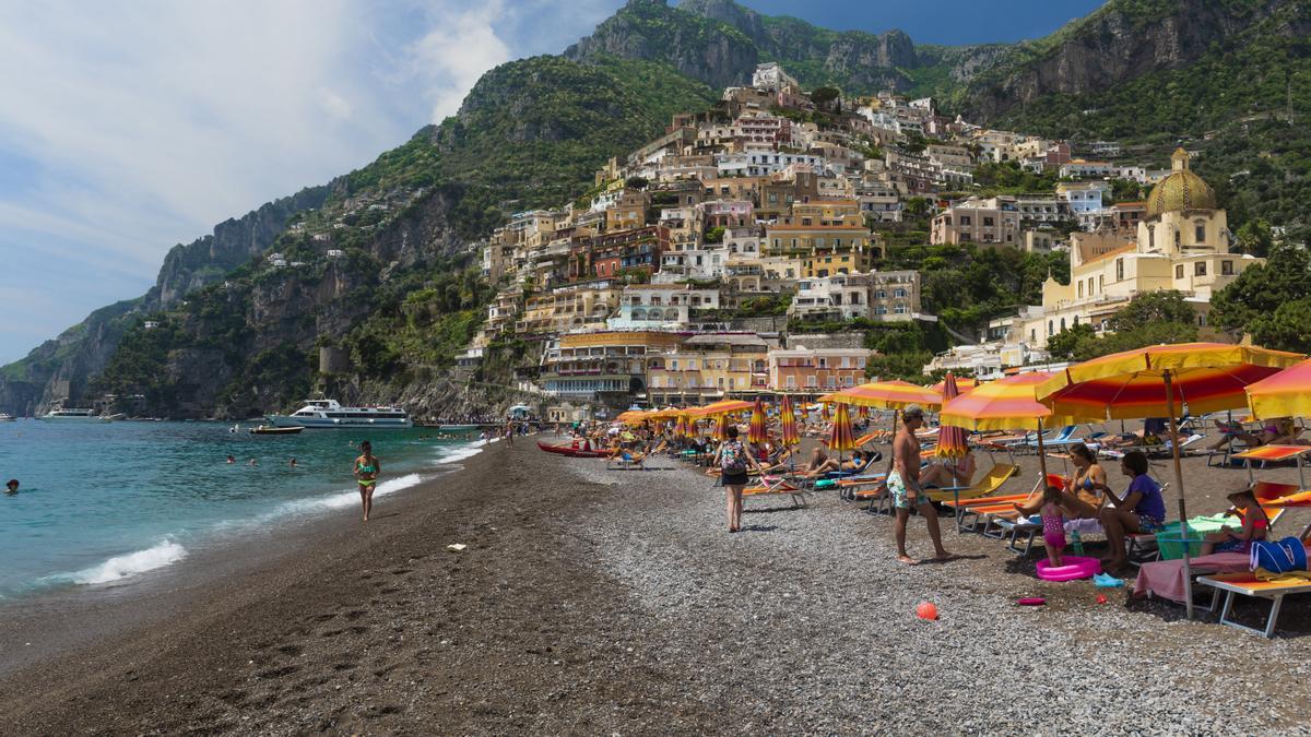 Playa de Marina Grande, Positano, en Italia.