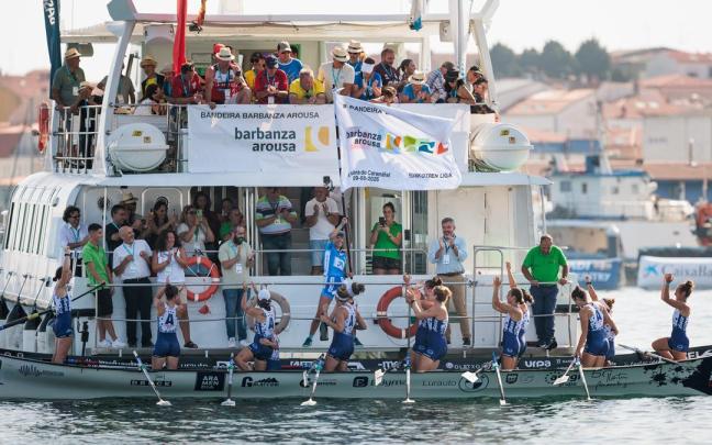 Arraun Lagunak ondeó la octava bandera liguera de la temporada. Aitor Arrizabalaga