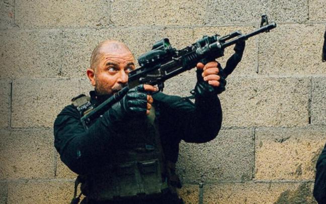 Lior Raz e una imagen de 'Fauda'.