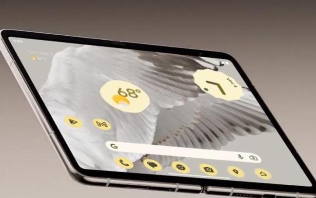 Google presenta Pixel Fold, su nuevo teléfono plegable.