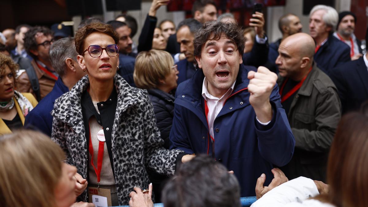 Eneko Andueza y María Chivite a la salida del Comité Federal del PSOE de este sábado.