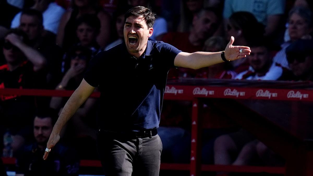 Andoni Iraola es el principal candidato para reemplazar a Arne Slot en el banquillo del Liverpool.