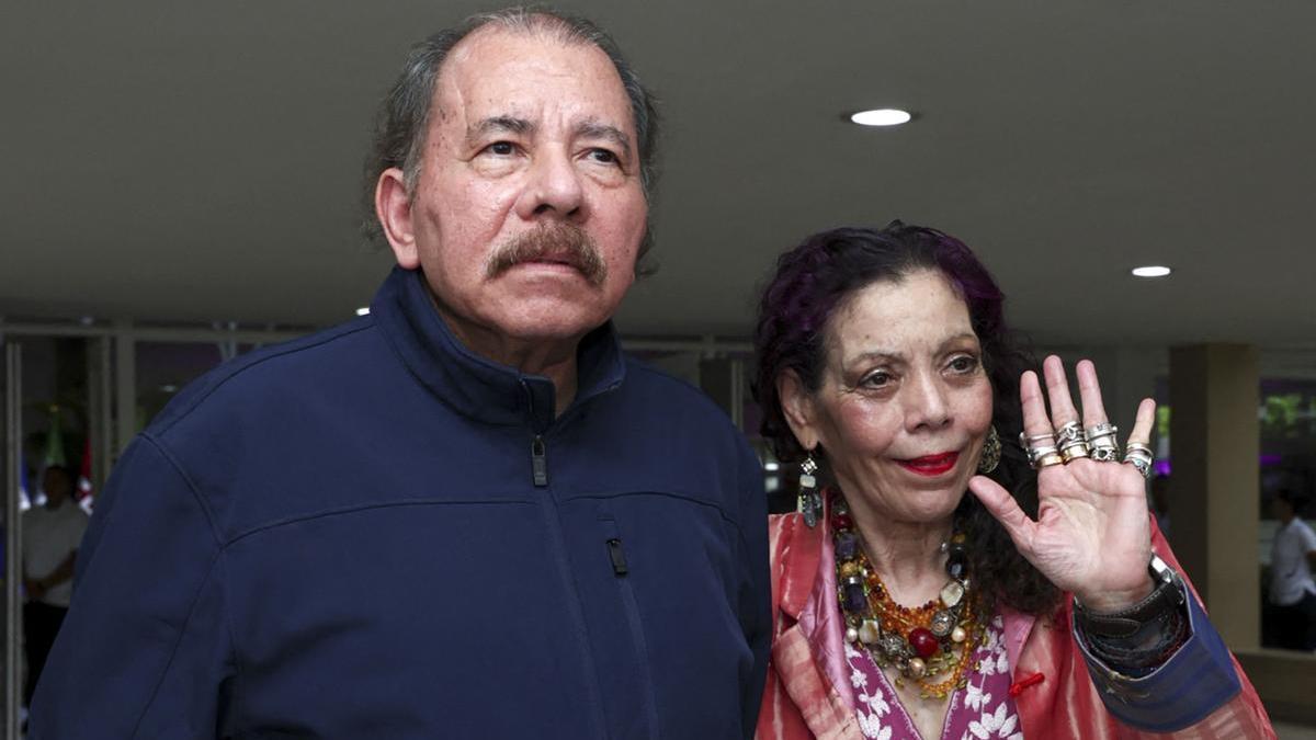 El presidente de Nicaragua, Daniel Ortega, y su mujer y vicepresidenta, Rosario Murillo