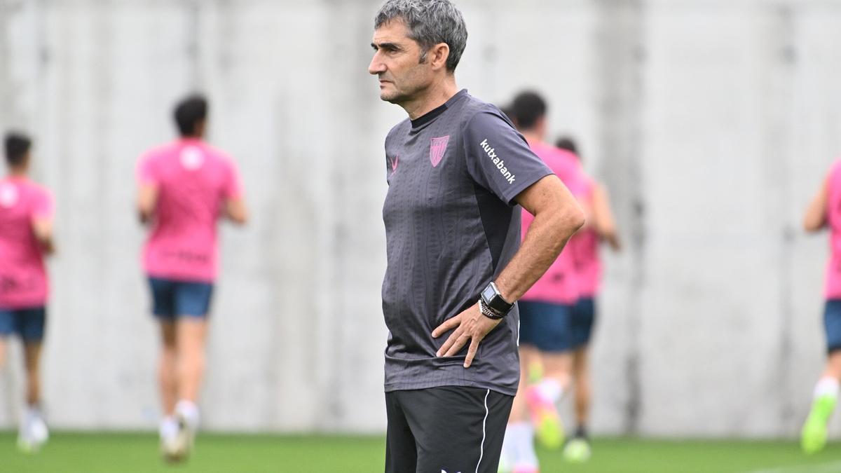 Ernesto Valverde, en una sesión de entrenamiento.