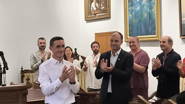 Ioseba Amunarriz, ovacionado tras la entrega de la Insignia de Oro de Hondarribia