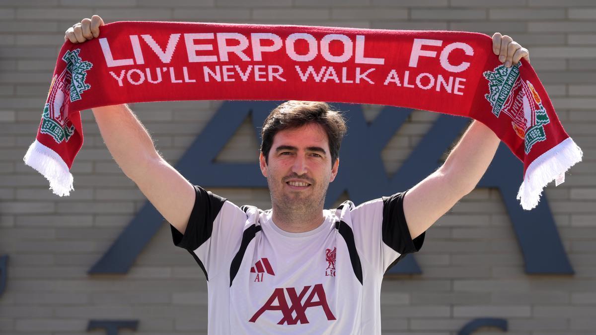 Andoni Iraola, en su primera puesta en escena como entrenador del Liverpool.