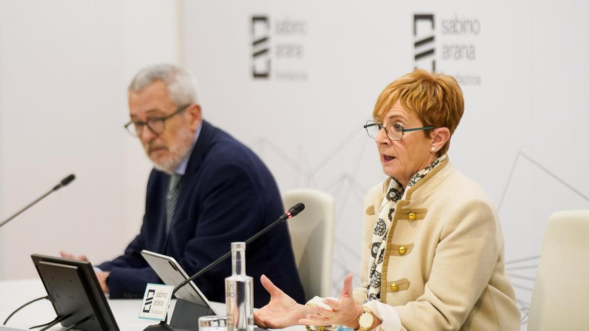 Arantxa Tapia, presidenta de la Fundación Sabino Arana, durante la presentación de los Premios 2025.