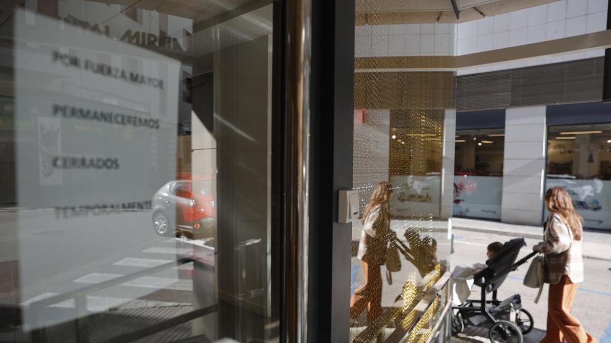 Exterior de la clínica de Alzira en la que fueron atendidas las menores