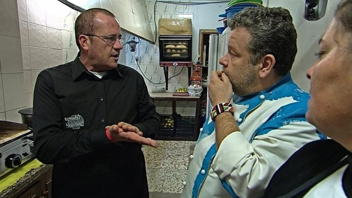 Antonio junto a Alberto Chicote en 'Pesadilla en la cocina'.