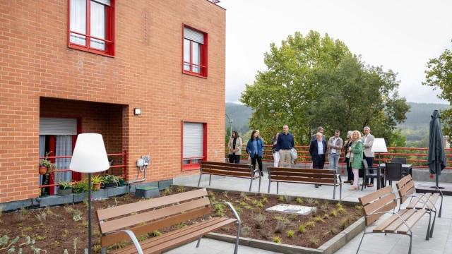 La terraza transitable creada en la primera planta de la residencia foral en Amurrio