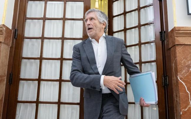 El ministro del Interior, Fernando Grande-Marlaska, a su salida de una sesión de control al Gobierno.