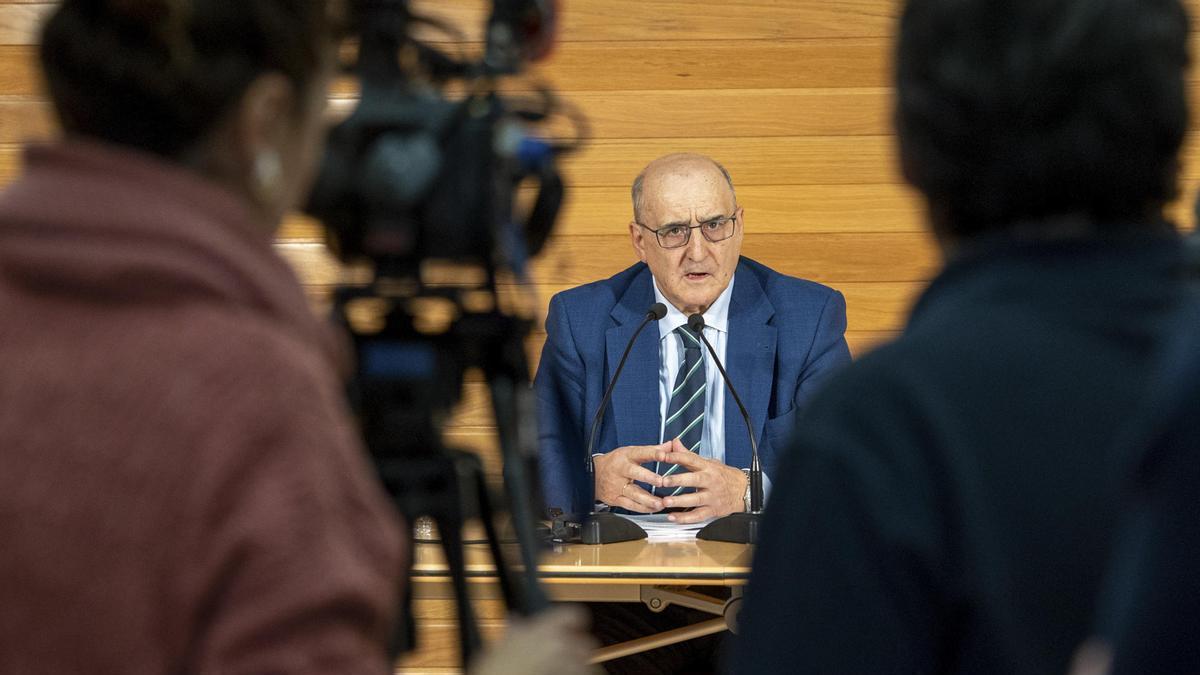 El abogado José Sáez Morga durante la rueda de prensa en Logroño.