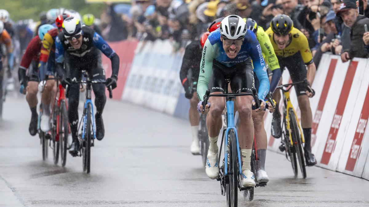 Dorian Godon, implacable, vencedor en la última etapa.