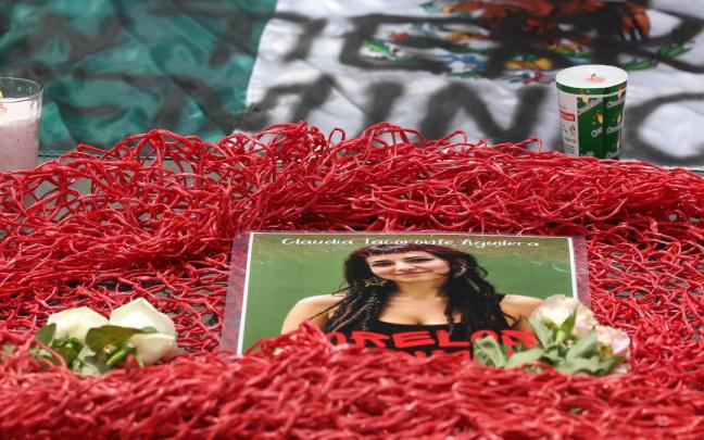 Imagen de un acto en homenaje a la estudiante canaria asesinada en México Claudia Tacoronte