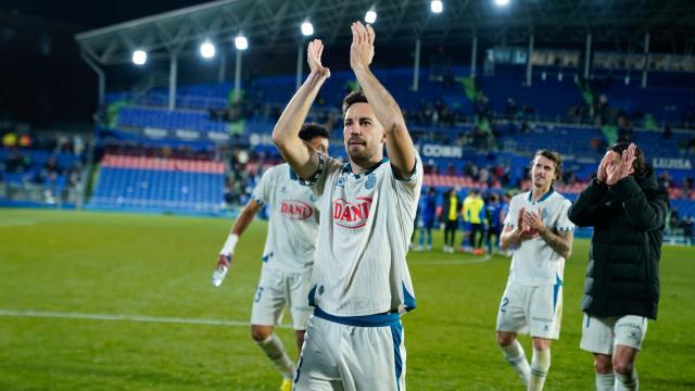 Los jugadores pericos se felicitan por su reciente triunfo en Getafe. / X RCD ESPANYOL