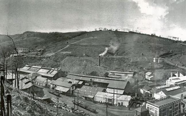 Imagen antigua de la empresa La Dinamita en Galdakao