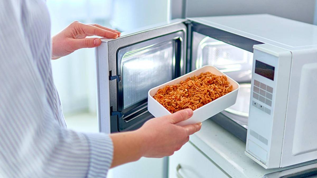 El tomate frito suele ser aún más difícil de limpiar.