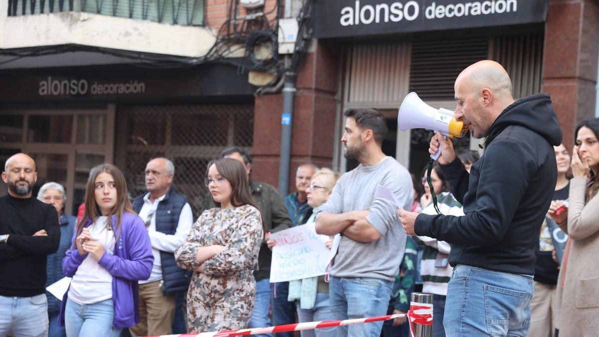 Imagen de una protesta contra una ocupación ilegal.