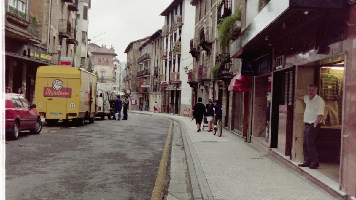 La calle Mayor de Beasain hace años.