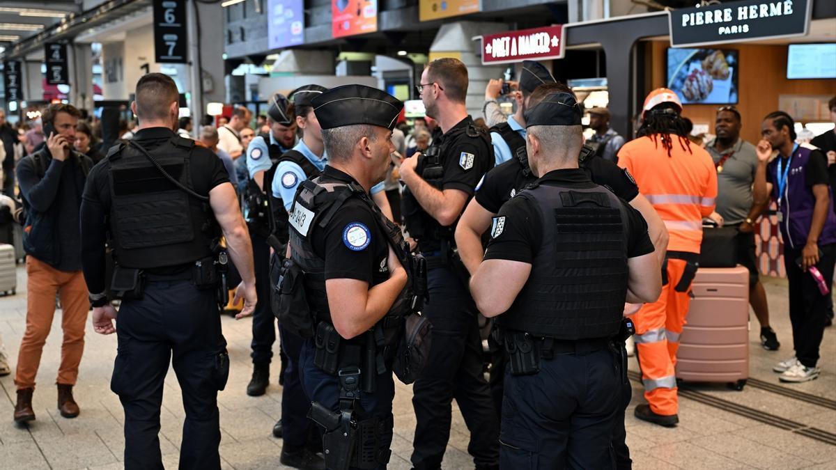 Seguridad desplegada en las estaciones de Francia tras el sabotaje.