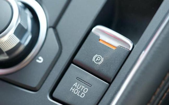 El botón de Auto Hold en un coche.