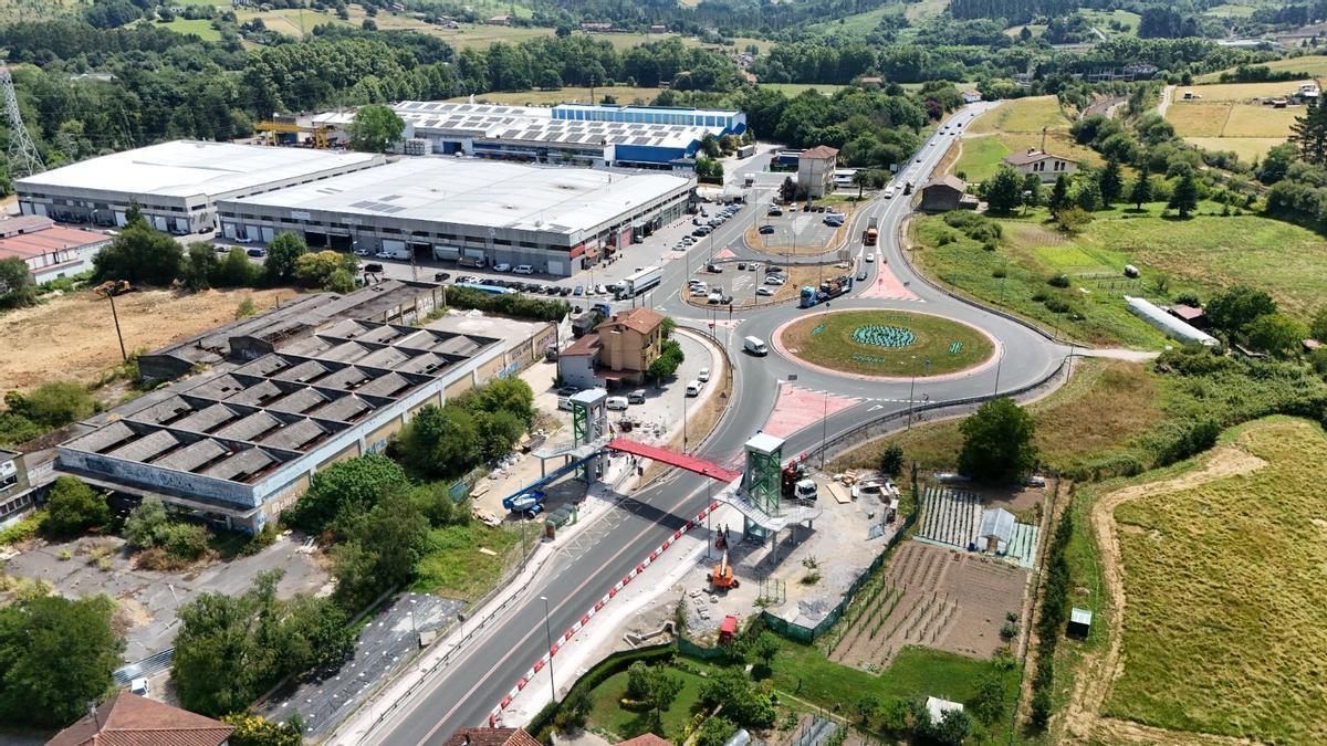 Abierta la pasarela peatonal y el ascensor entrará en funcionamiento proximamente