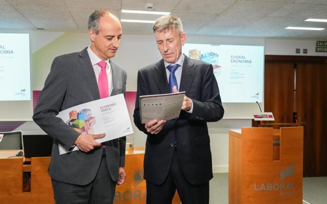 Ibon Urgoiti y Joseba Madariaga, en la presentación del informe.