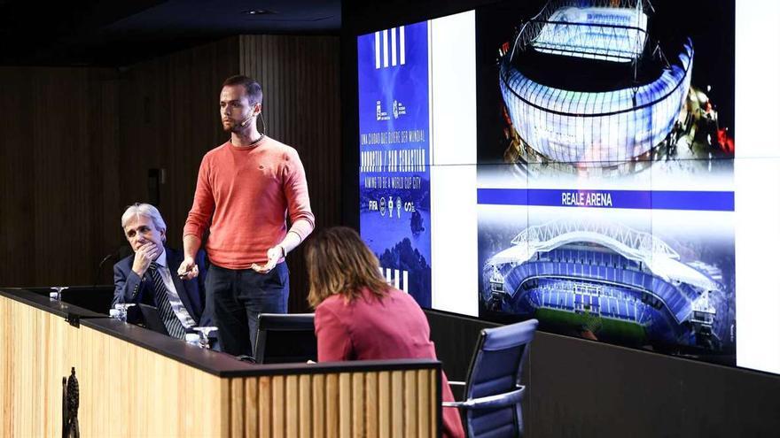 Una delegación de la FIFA y el Mundial 2030 visita Anoeta y Donostia. / R.S.