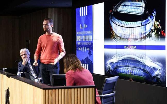 Una delegación de la FIFA y el Mundial 2030 visita Anoeta y Donostia. / R.S.
