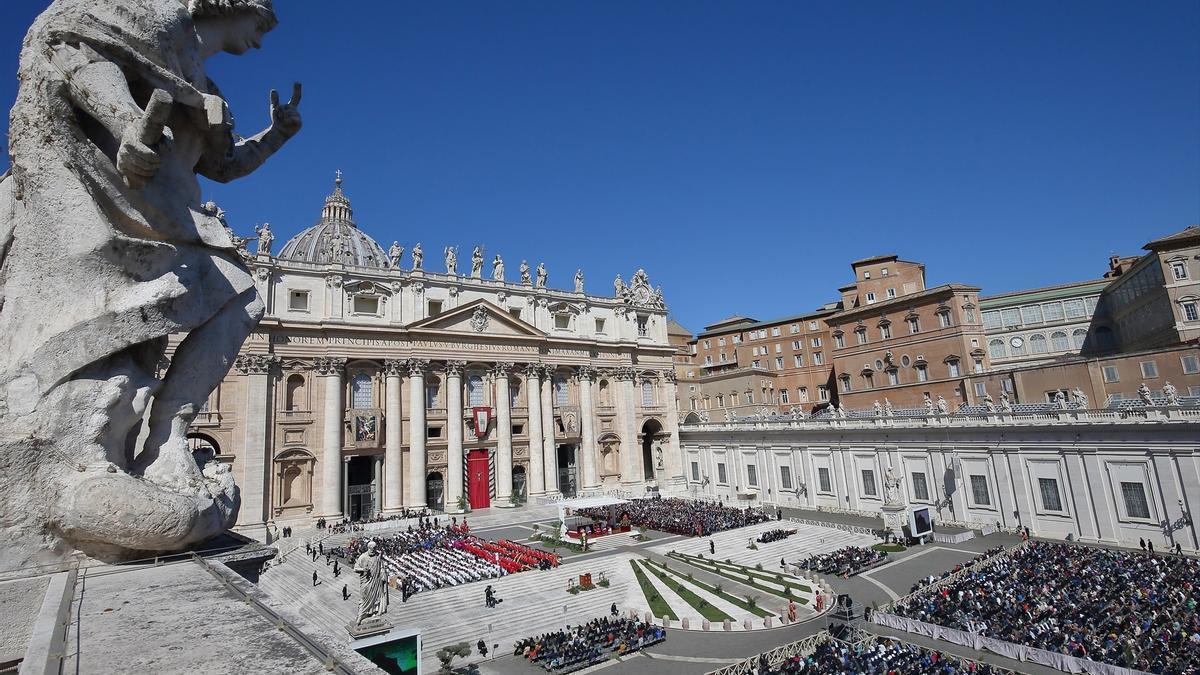 Misa en la Plaza de San Pedro en el Vaticano.