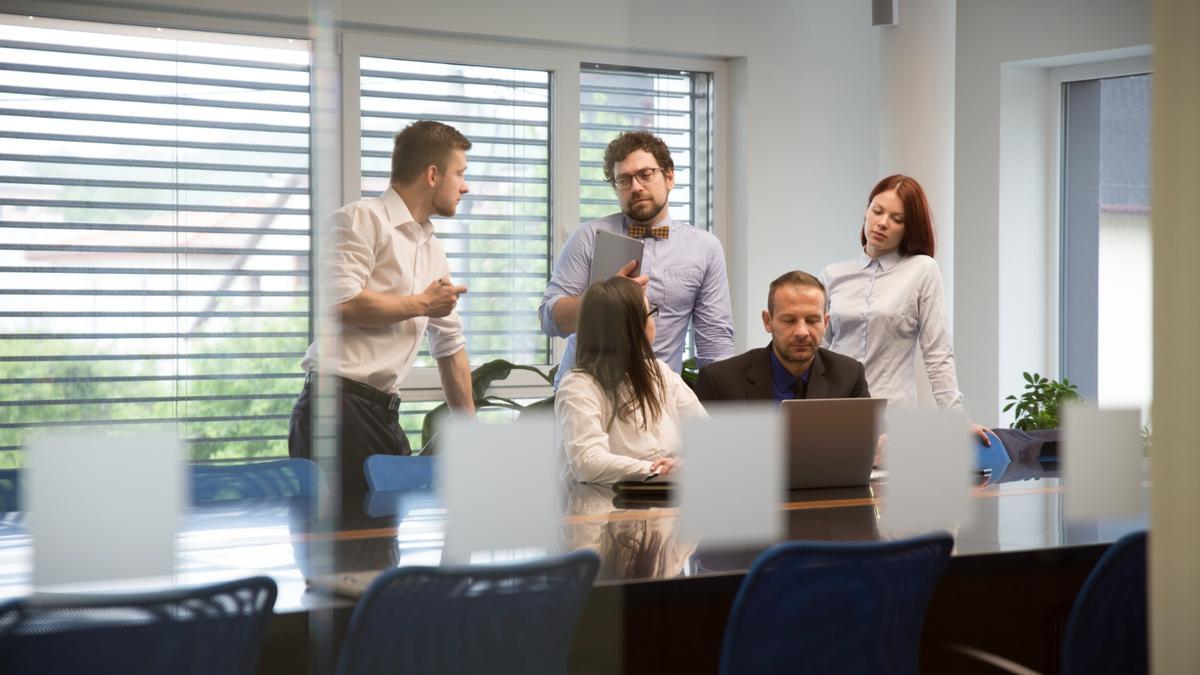 Trabajadores en la oficina
