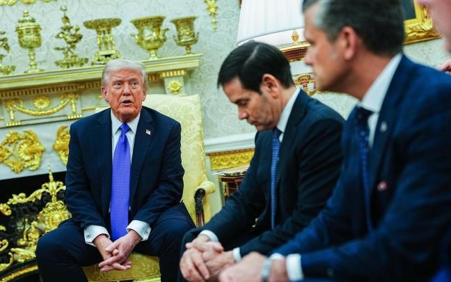 Trump y Rutte.