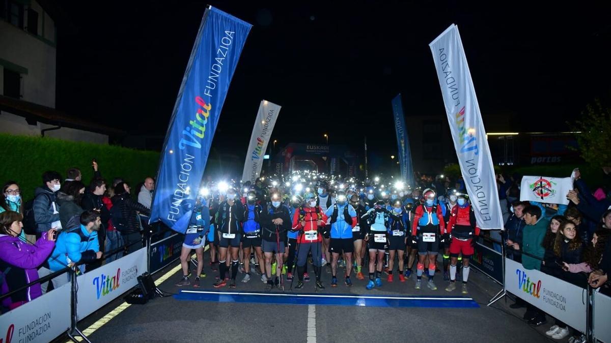 Mil participantes desafiarán esta madrugada los 101 kilómetros de la `Hiru Haundiak´