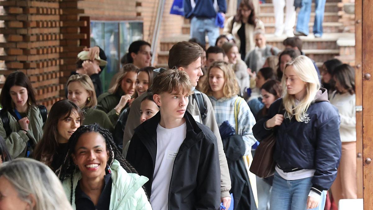 La llegada de estas y estos jóvenes de diferentes nacionalidades refleja el firme compromiso de la Universidad de Deusto con la internacionalización.