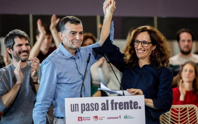 Pie de Foto: La ministra de Sanidad, Mónica García (d), el coordinador federal de IU, Antonio Maillo (c), y el ministro de Cultura, Ernest Urtasun (i), durante el acto de refundación del proyecto de las izquierdas.