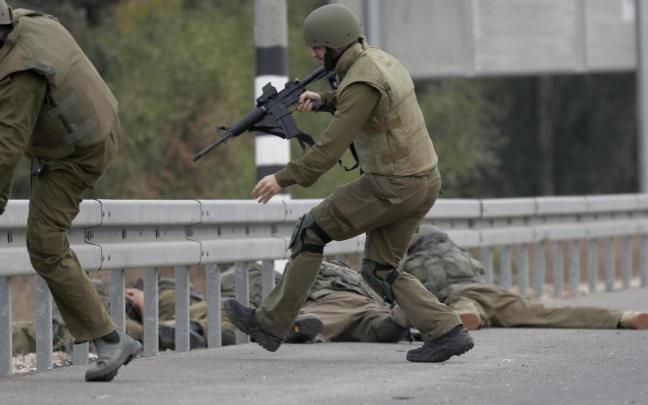 Soldados israelíes en una operación cerca de la frontera con Gaza.