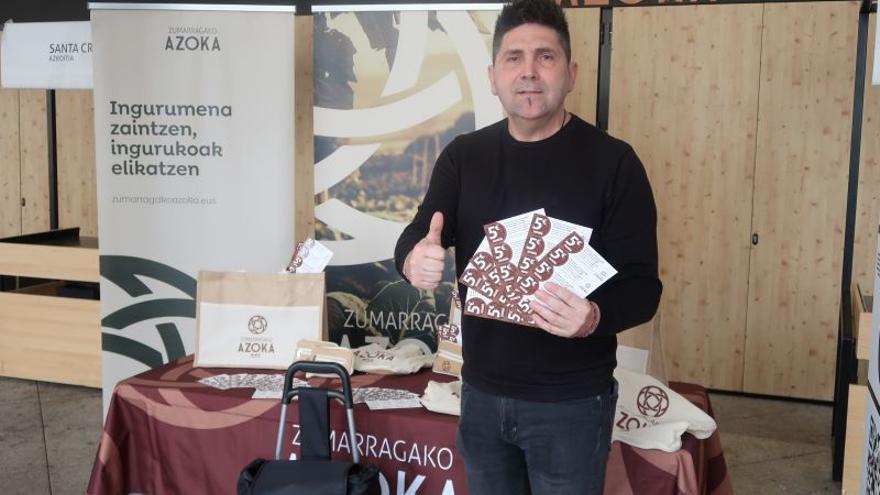 Mikel Serrano alkatea, bonuekin.