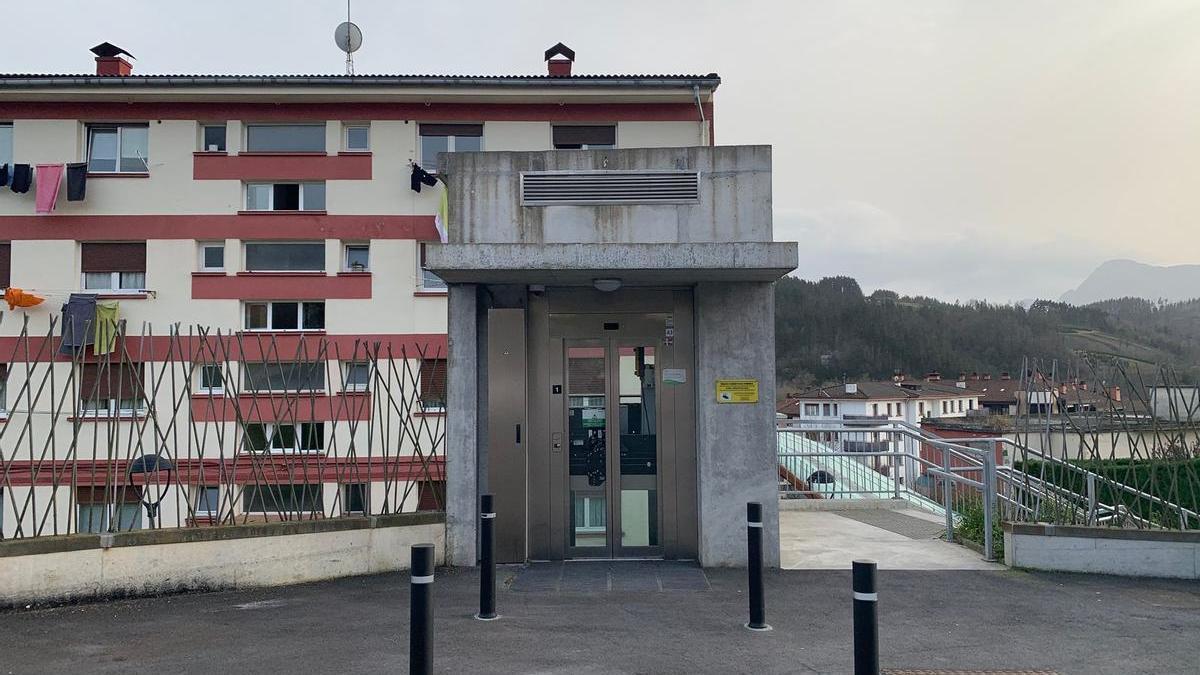 El ascensor lleva casi dos años sin funcionar