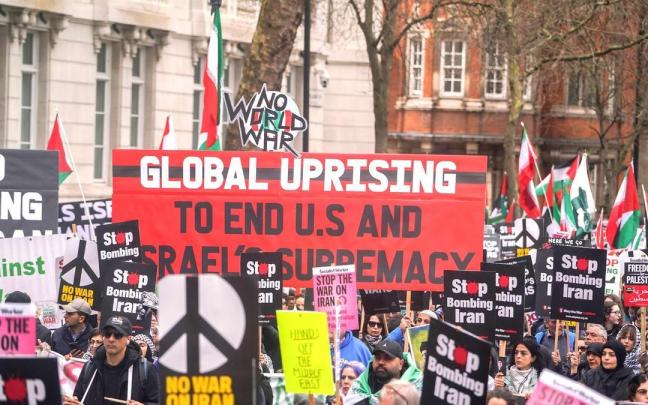 Miles de manifestantes piden parar la ofensiva de EEUU e Israel sobre Irán.