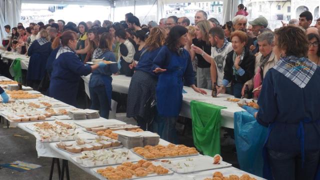 La carpa volverá a ser un hervidero de gente el sábado, a partir de las 13.00 horas.