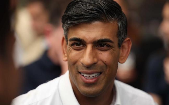 El primer ministro británico, Rishi Sunak, cuyo Gobierno es el impulsor del polémico plan de traslado de migrantes.