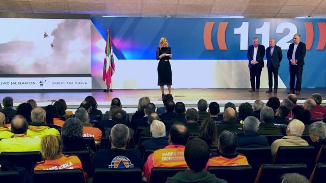Una edición anterior de entrega de medallas y diplomas al mérito.