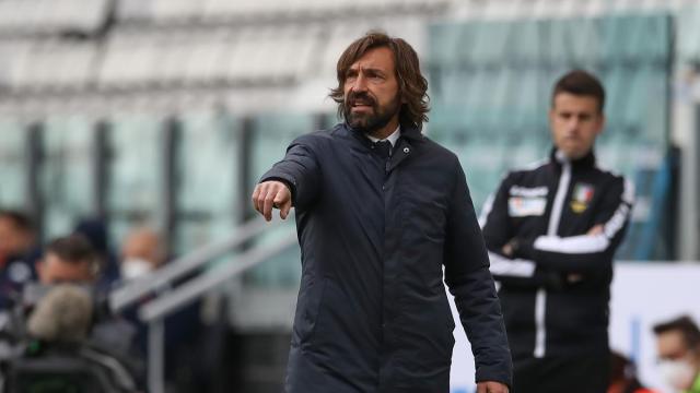 Andrea Pirlo, ejerciendo como entrenador.