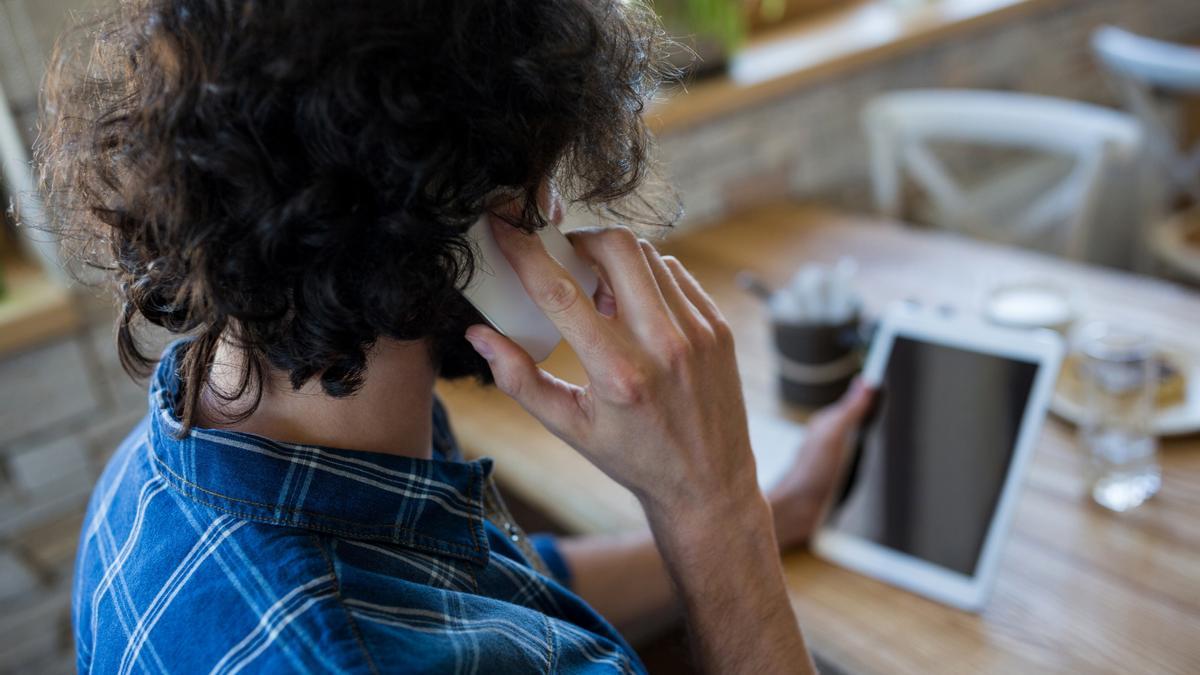 Los dispositivos electrónicos actuales nos permiten estar conectados las 24 horas del día.