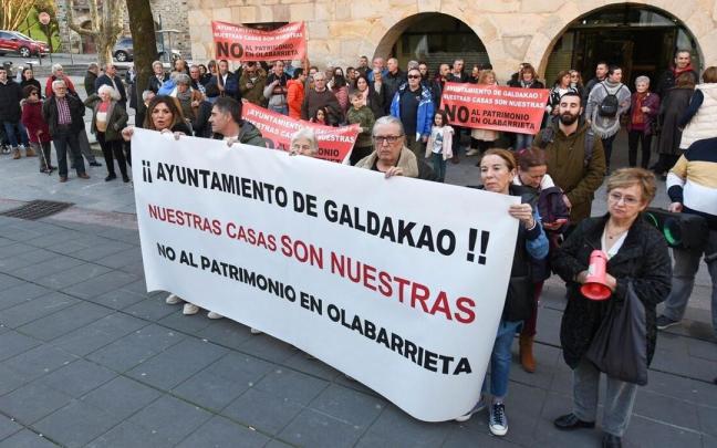 Vecinos de Olabarrieta, en una de las protestas.