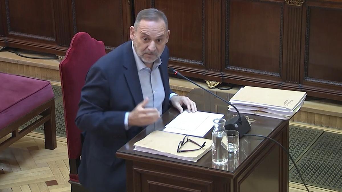 El exministro de Transportes José Luis Ábalos declara como acusado en el juicio del Tribunal Supremo por las presuntas irregularidades en la compra de mascarillas.
