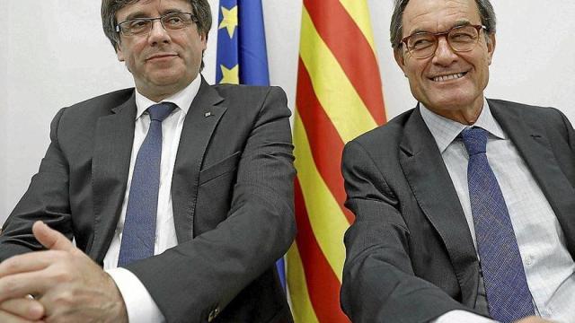 Carles Puigdemont y Artur Mas / EFE Carles Puigdemont y Artur Mas