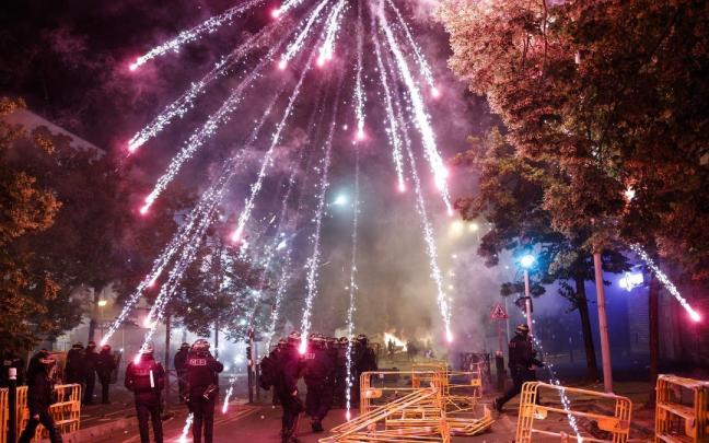 Quinta noche de protestas en Francia por la muerte de un adolescente a manos de un policía.
